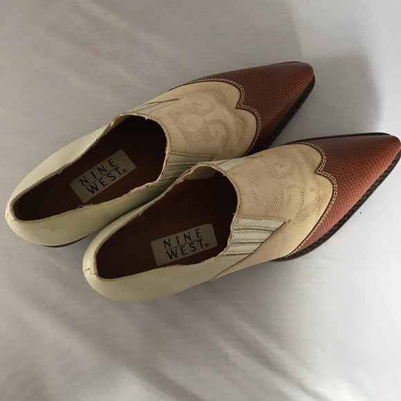 Nine West boot style ankle shoes - Picture 6 of 16